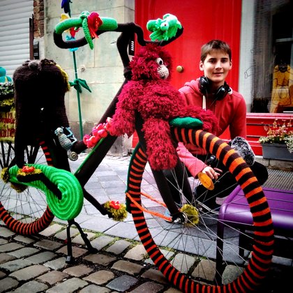 Tom finding cushy new wheels in Aachen